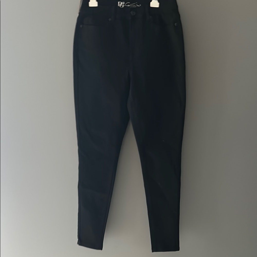 DG2 by Diane Gilman Black Skinny Jeans